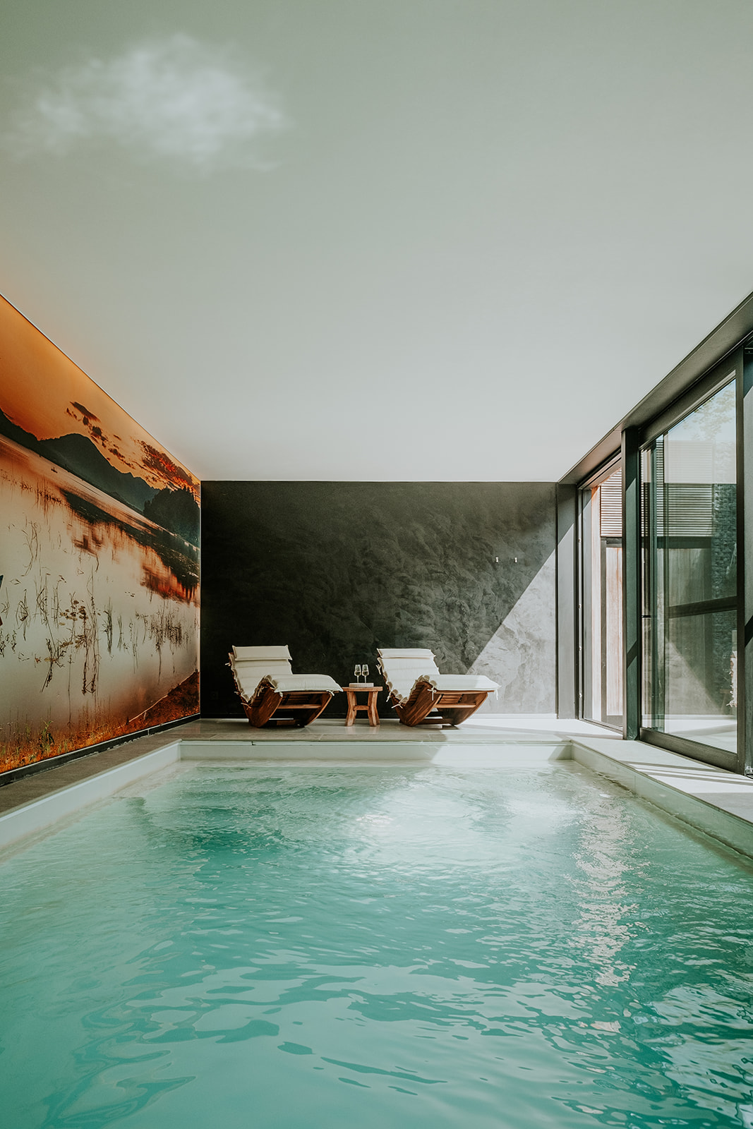 Binnenzwembad en wellnessruimte van Pure Heaven